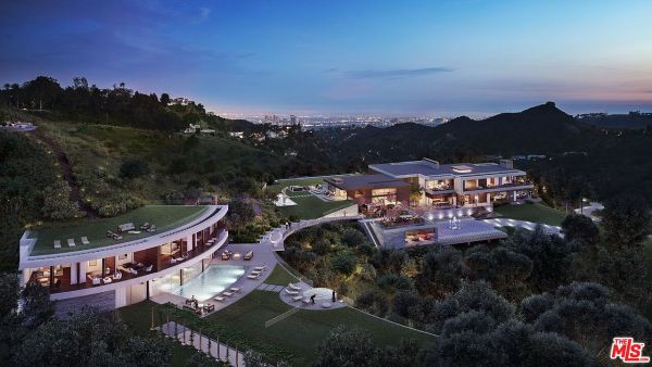 Luxurious Mansion on Gloaming Dr, Beverly Hills