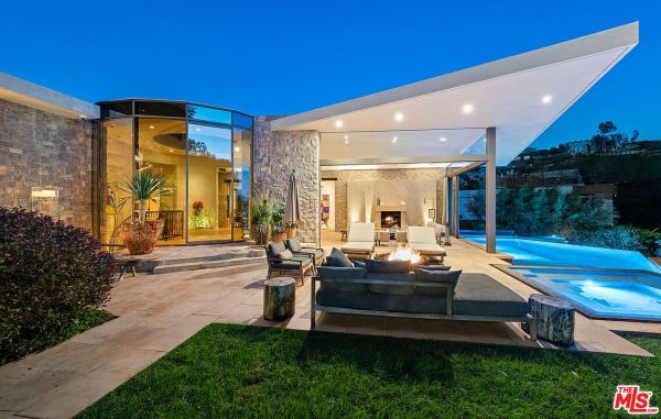 Luxe Retreat at 9233 Swallow Dr, Los Angeles, CA 90069