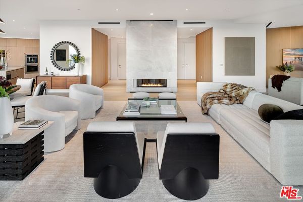 Luxe Living at 211 Elm Ct #26A, Los Angeles