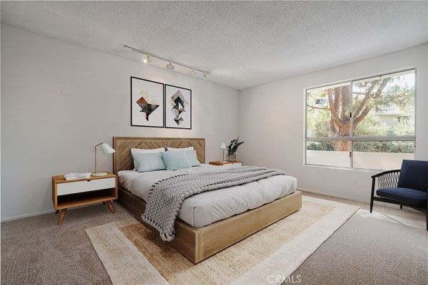 Chic and Cozy Oasis in the Heart of Westwood