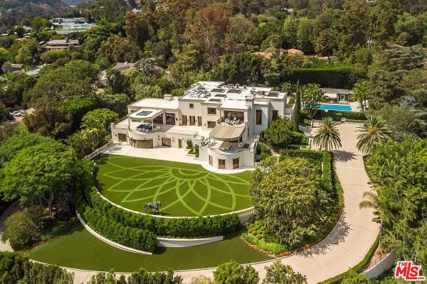 Magnificent Mansion in Beverly Hills