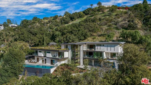 Luxe Retreat at 3802 Hollyline Ave, Sherman Oaks, CA 91423