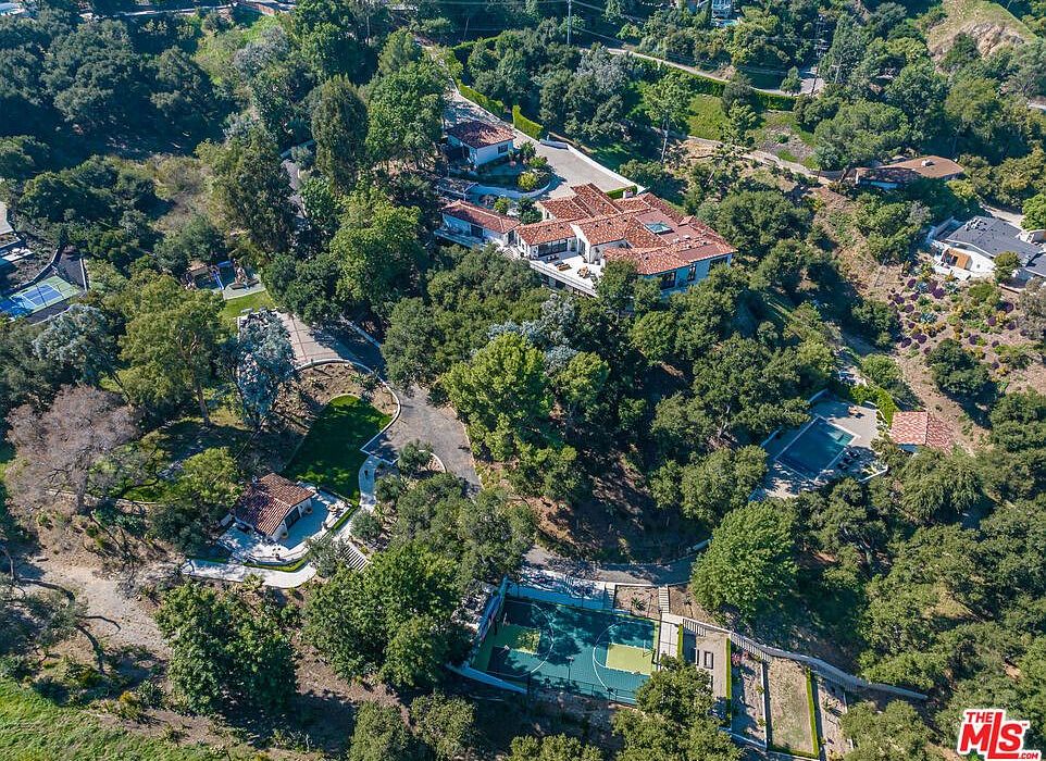 3160 Coldwater Canyon Ave, Studio City, CA 91604